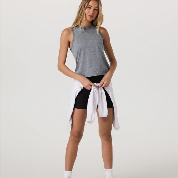 Vuori Energy Tank in Heather Grey - Picture 4 of 13